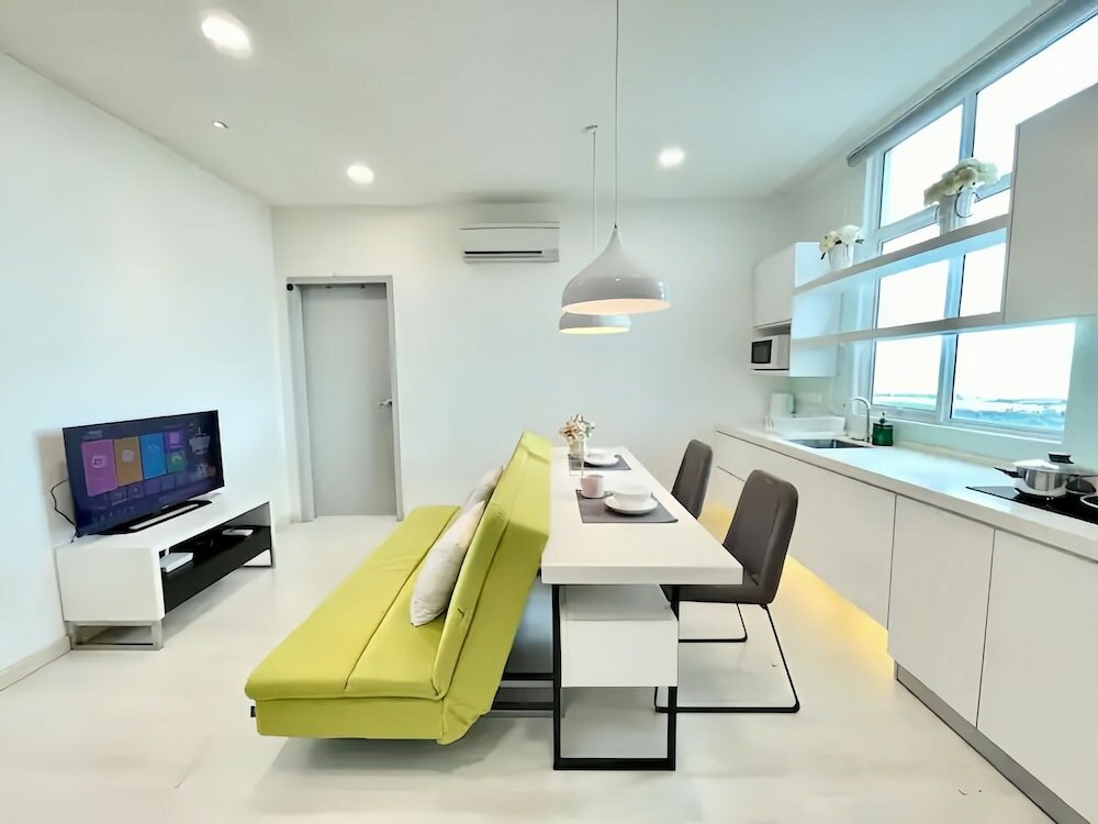 Фото Straits Garden Suites Georgetown