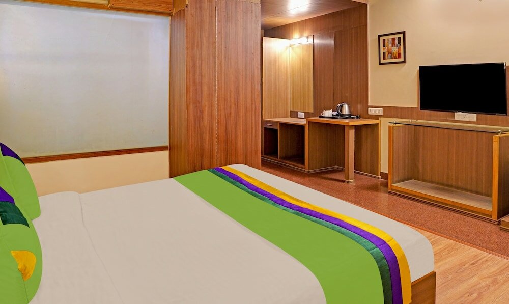 Фото Treebo Trend The Royal Cm