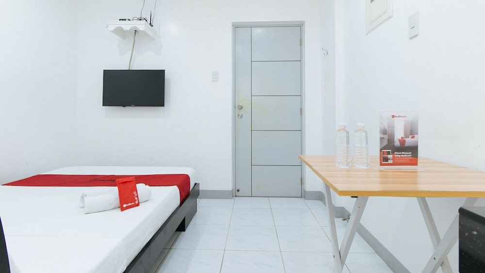 Фото RedDoorz near SM Bicutan