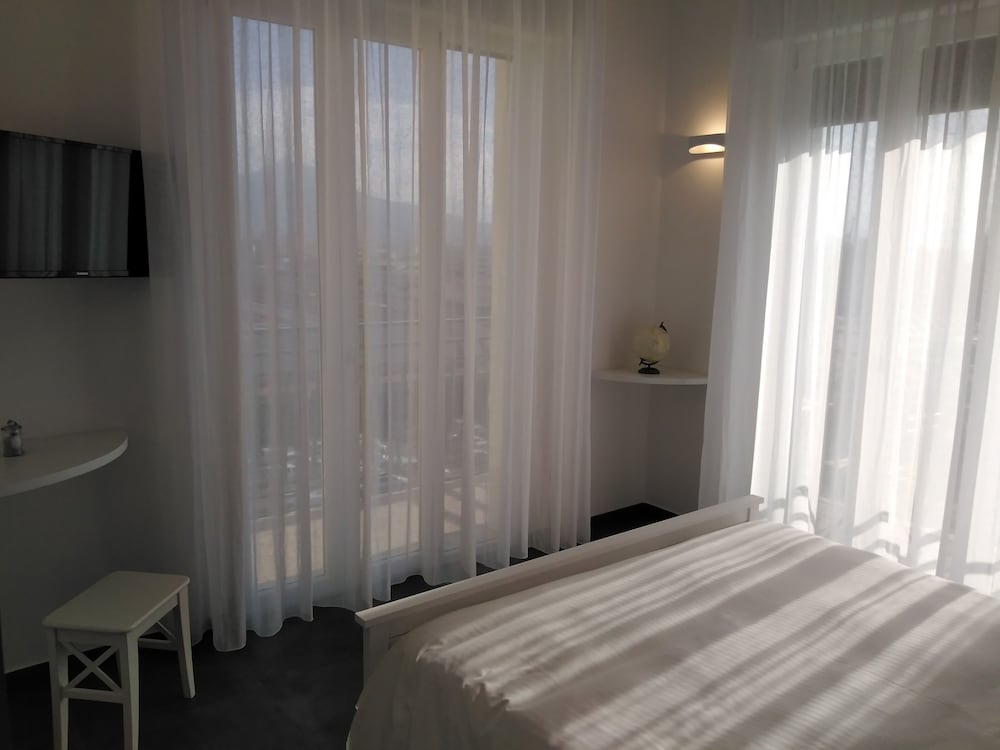 Фото Delia Rooms & Gallery