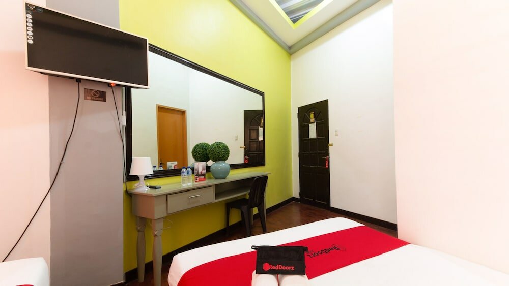 Фото RedDoorz near Robinsons North Tacloban