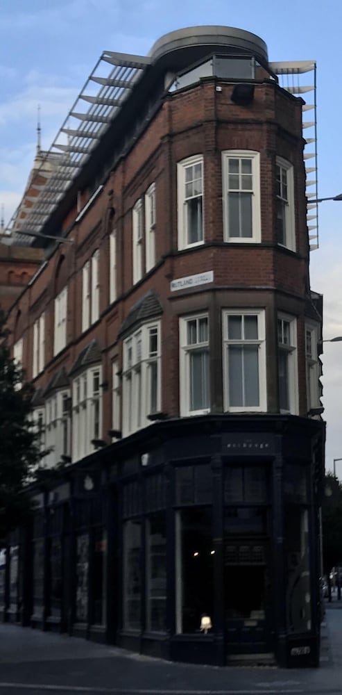 Фото отеля 1