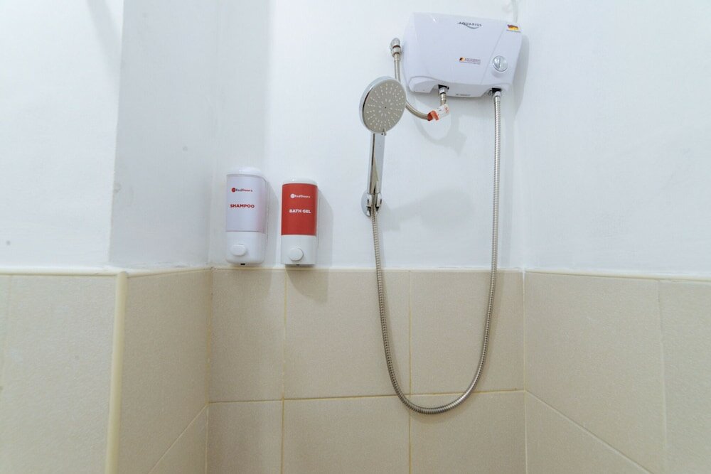 Фото RedDoorz @ Kassel North Caloocan