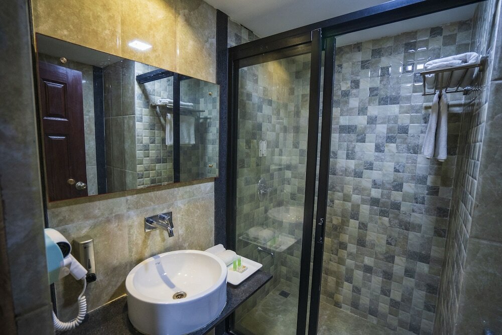 Фото Pride Biznotel - The Maison Anand