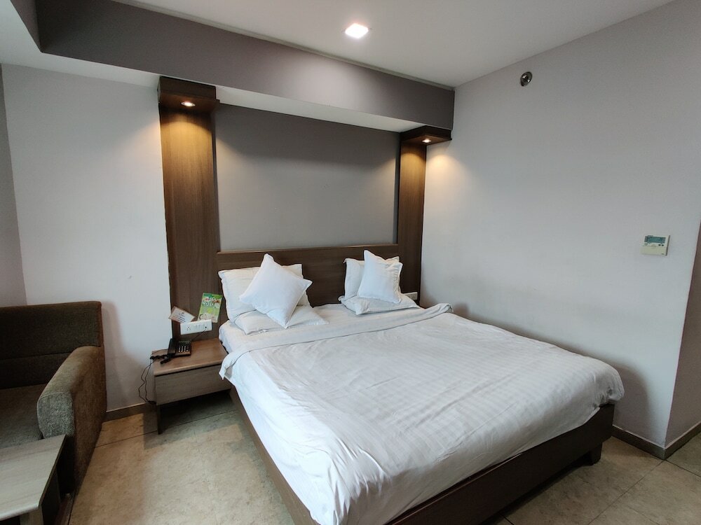 Фото Pride Biznotel - The Maison Anand