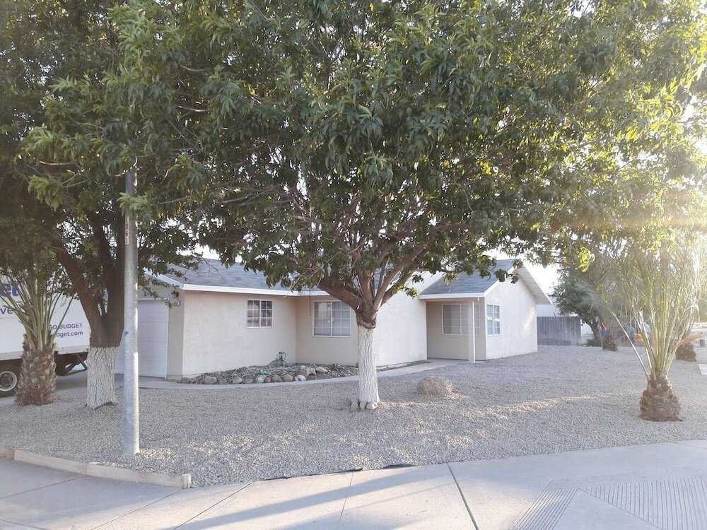 Фото Coalinga Embassy