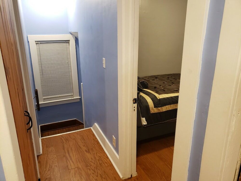 Фото Amazing 5 Bedroom Downtown Ferndale House