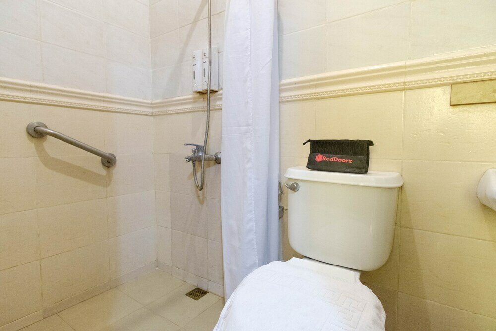 Фото RedDoorz Plus @ Calle Crisologo Vigan