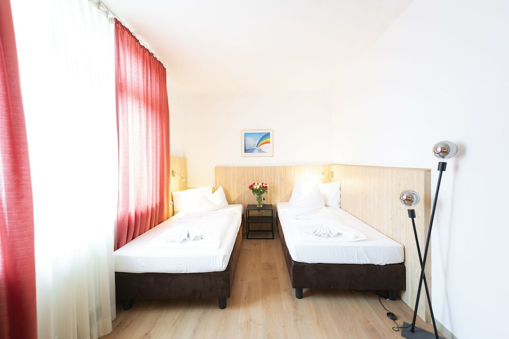 Фото Hotel Astoria am Urachplatz