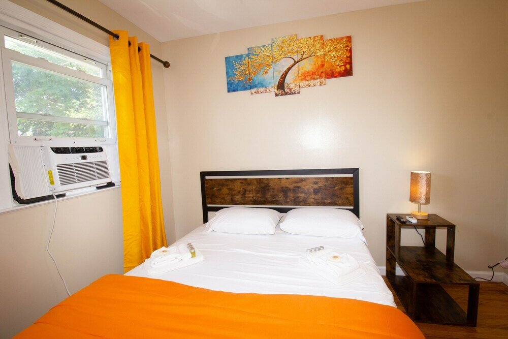 Фото Cheerful & Beautiful 3-Bedroom Ranch