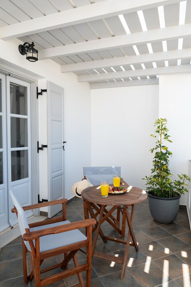 Фото Sea Lilies Suites