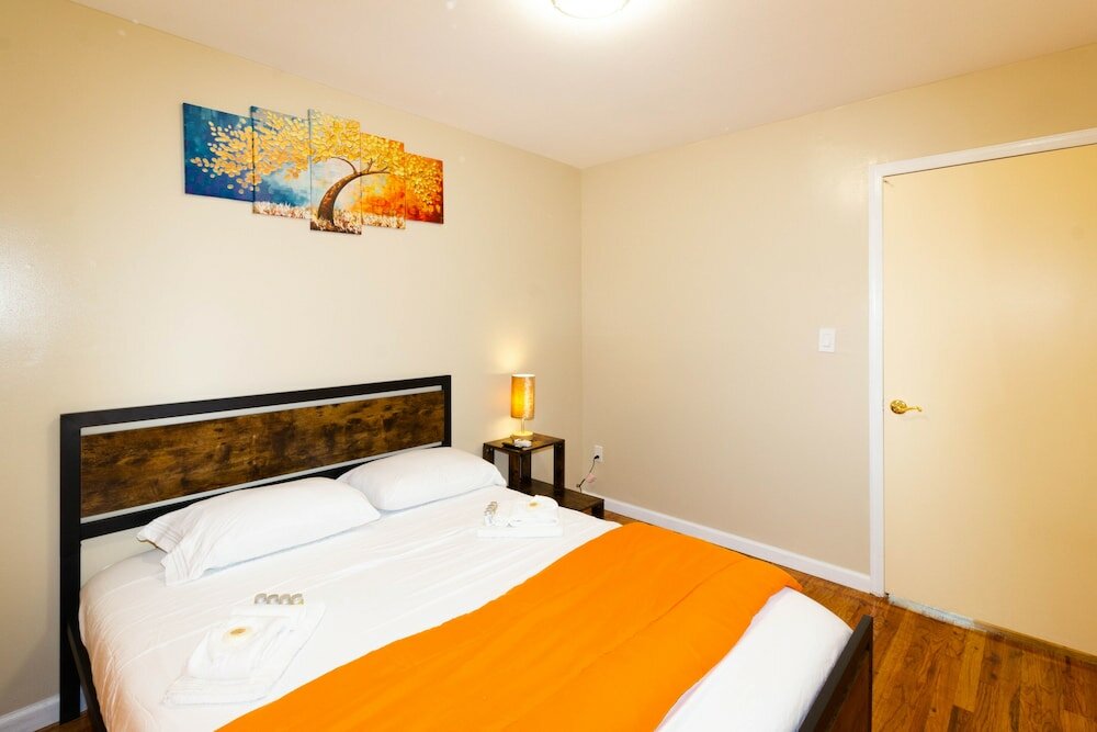 Фото Cheerful & Beautiful 3-Bedroom Ranch