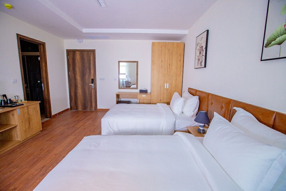 Фото Sea Breeze Hotel & Villa