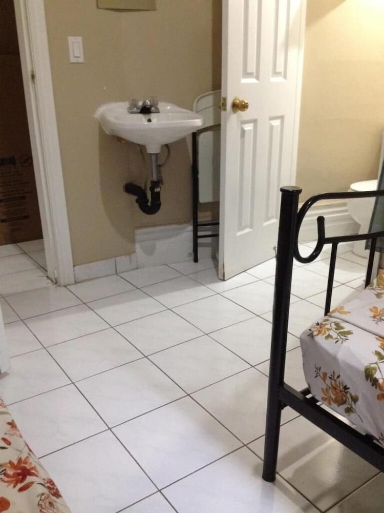 Фото Toronto Travellers Home