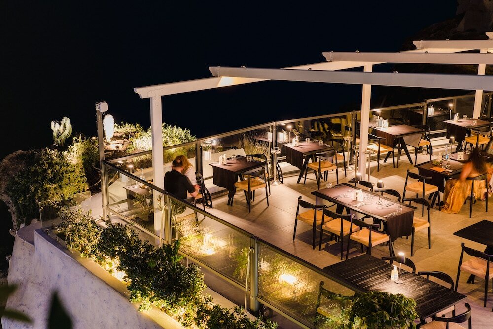 Фото Отель Santorini Secret Suites & Spa