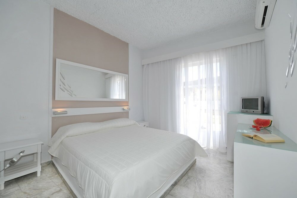 Фото Porto Castello