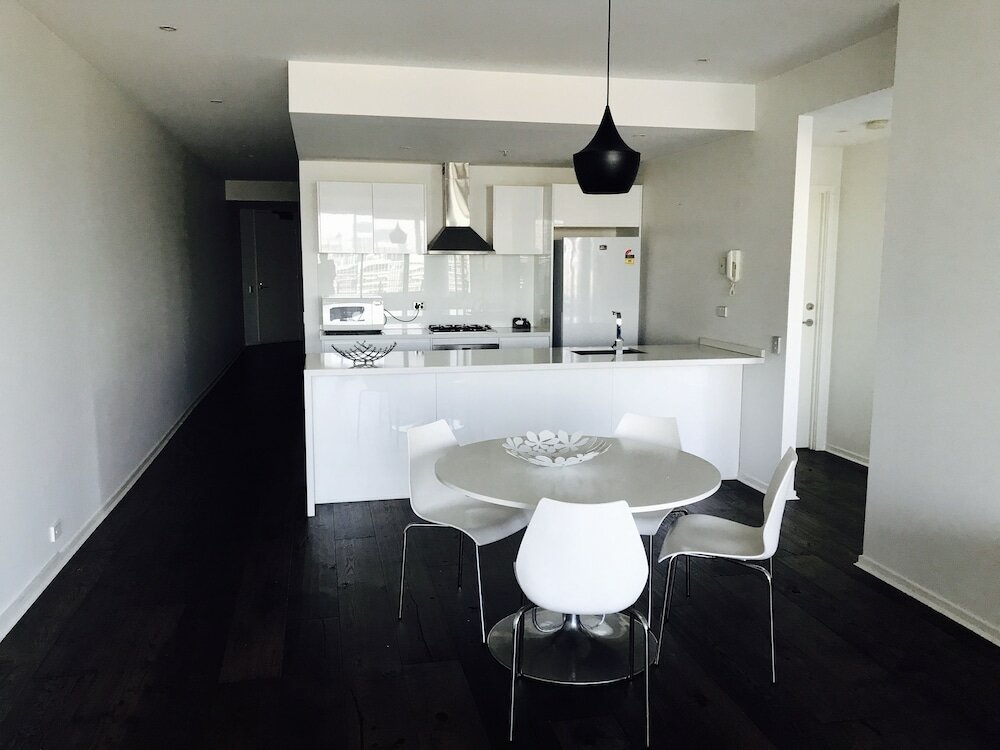 Фото Apartments Melbourne Domain - New Quay Docklands