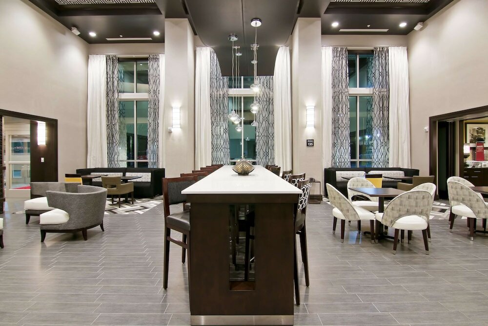 Фото Hampton Inn & Suites Bellevue Downtown-Seattle