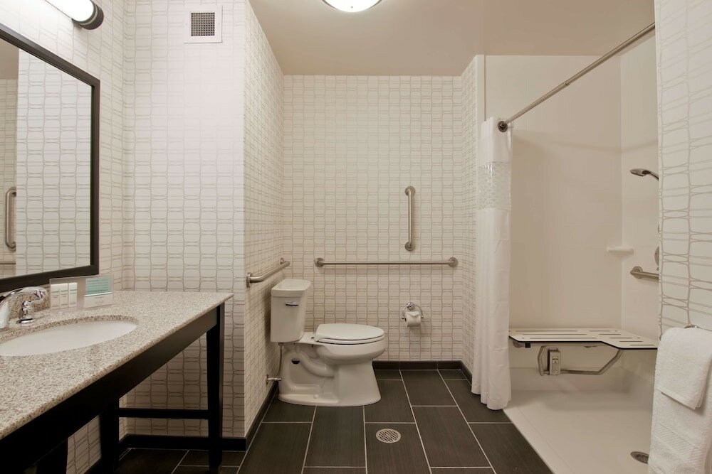 Фото Hampton Inn & Suites Bellevue Downtown-Seattle