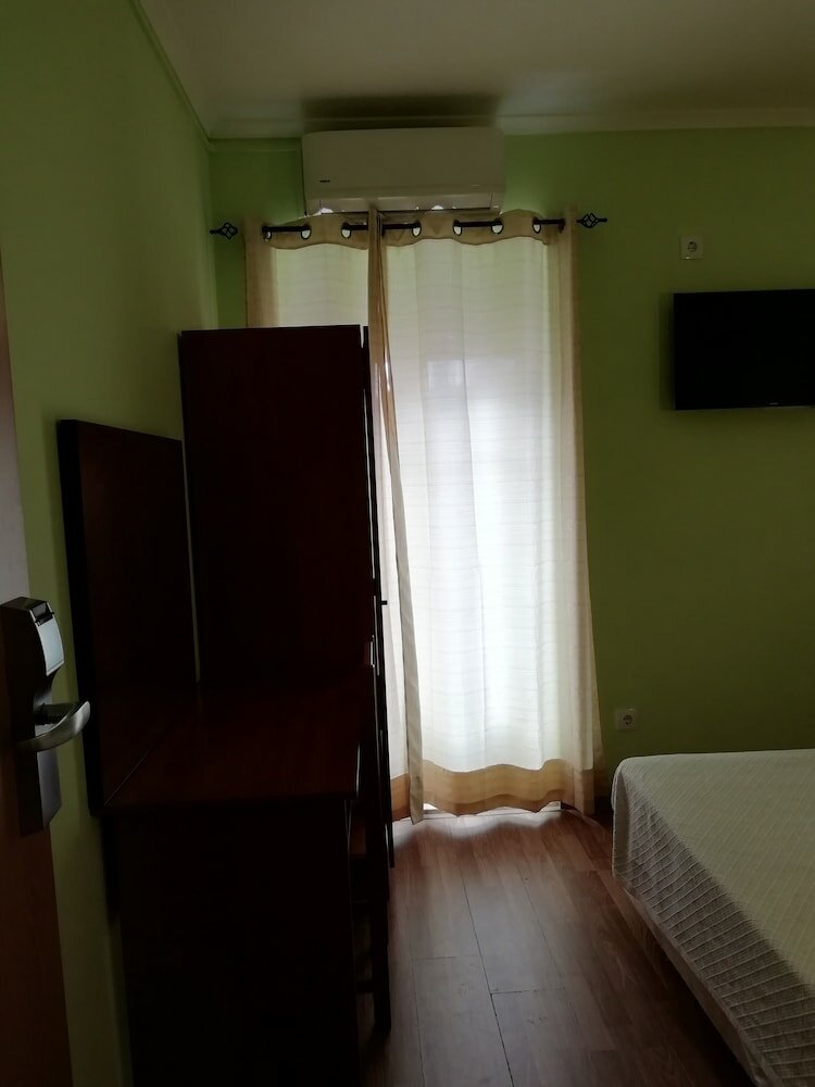 Фото Pensao Residencial Camoes