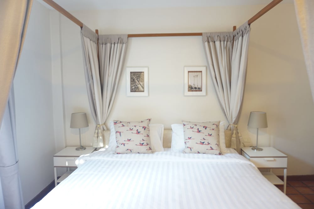 Фото Ratchadamnoen Residence