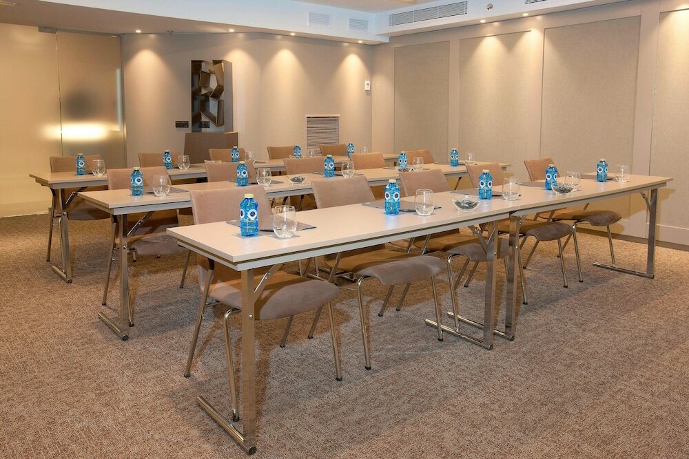 Фото AC Hotel Colon Valencia