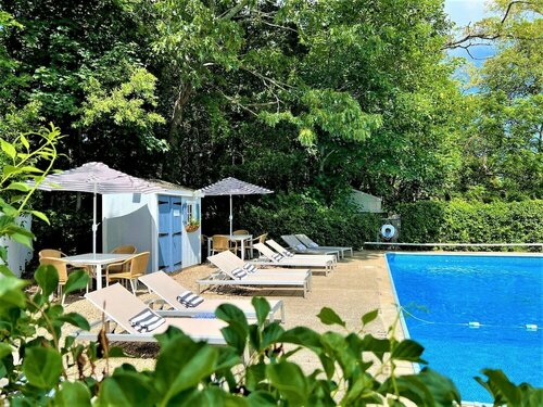 Гостиница The Seagrove Suites & Guest Rooms