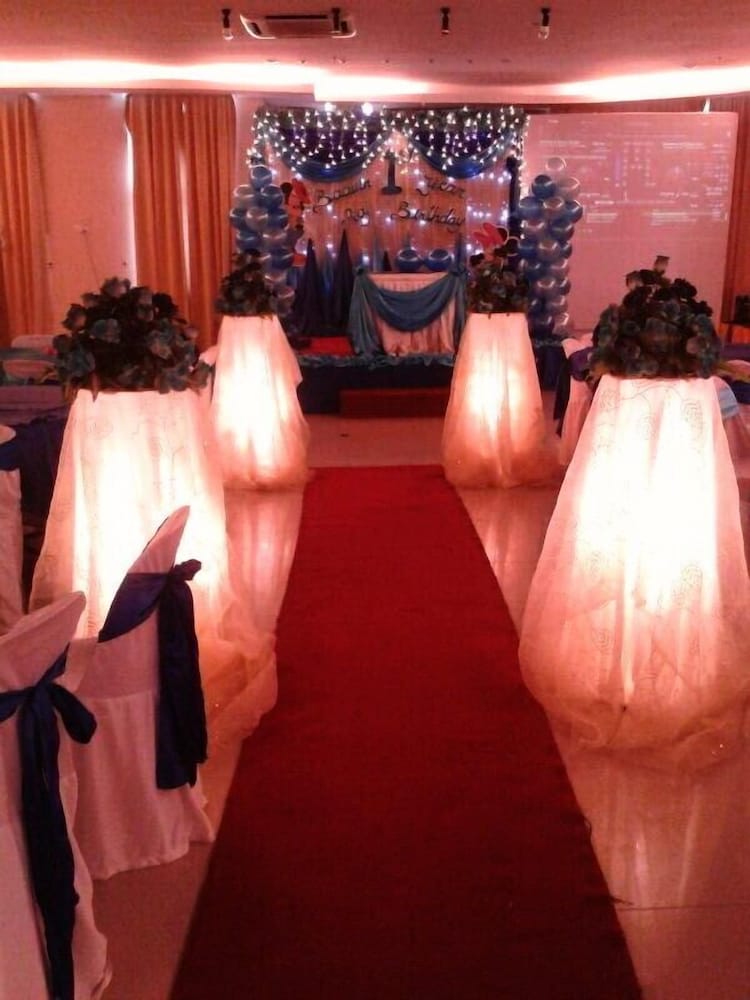 Фото Paragon City Hotel