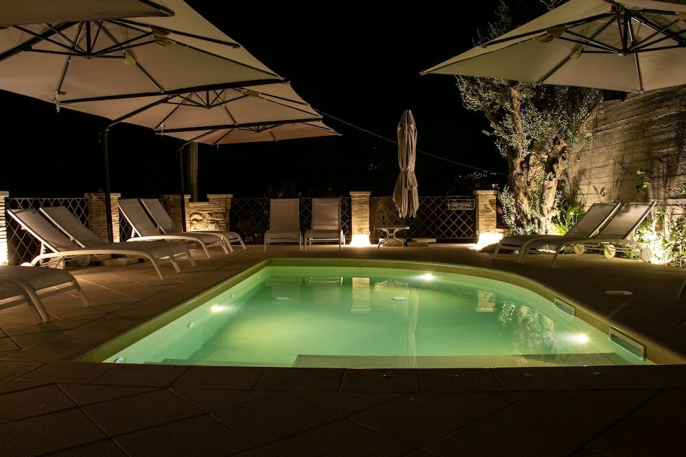 Фото Bar Vitelli Charming Suites