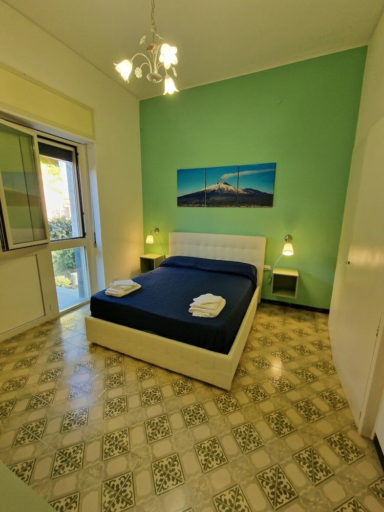 Фото Althea Etna Garden