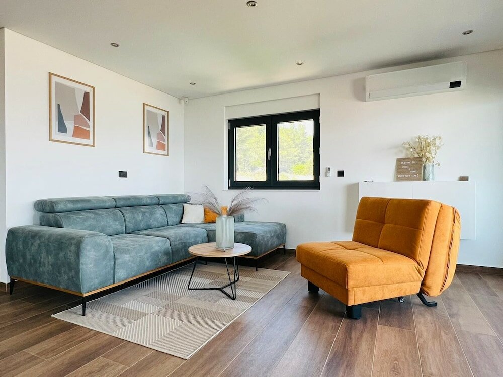 Фото House & Home Slatine