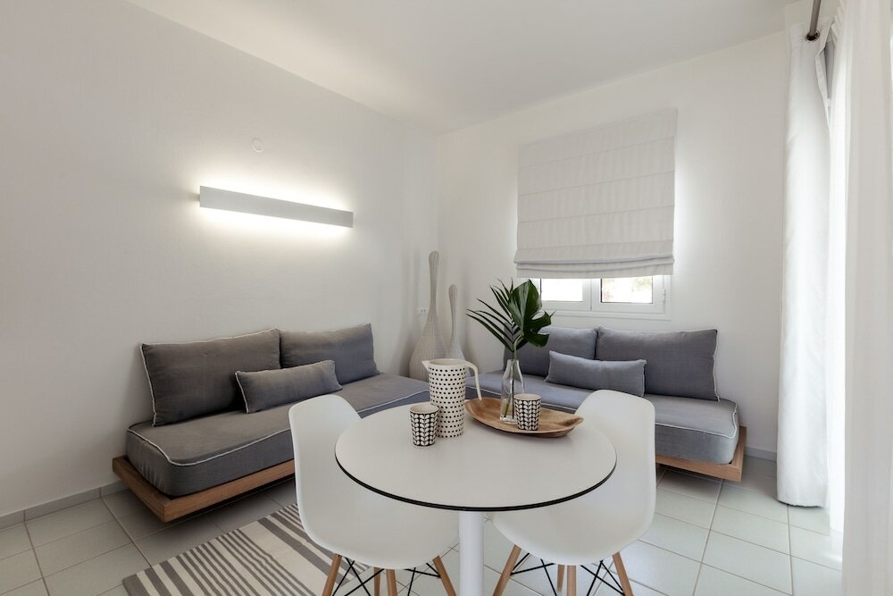 Фото Akrogiali Beach Hotel Apartments