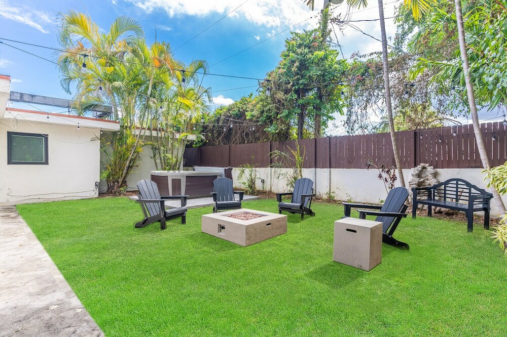 Фото Chateau Michael Luxury Brickell Villa with Pool