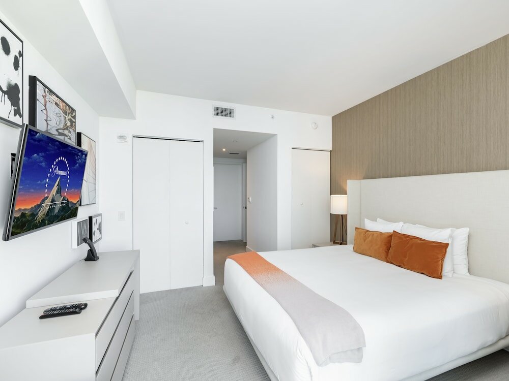 Фото Beachfront Condos at HR by Cielo Stays