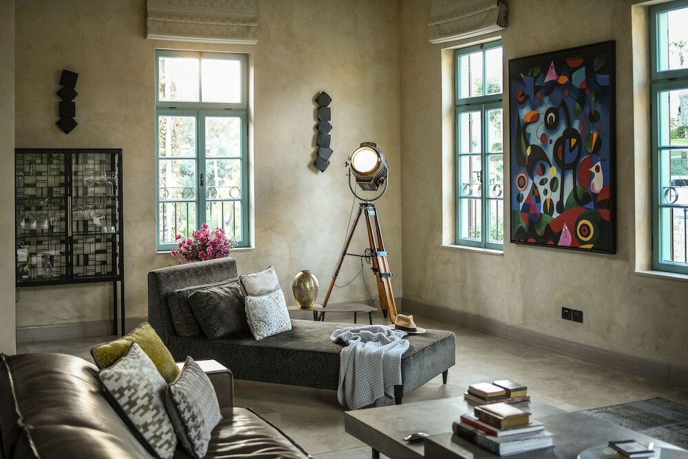 Фото Classical Spacious 3br apartment