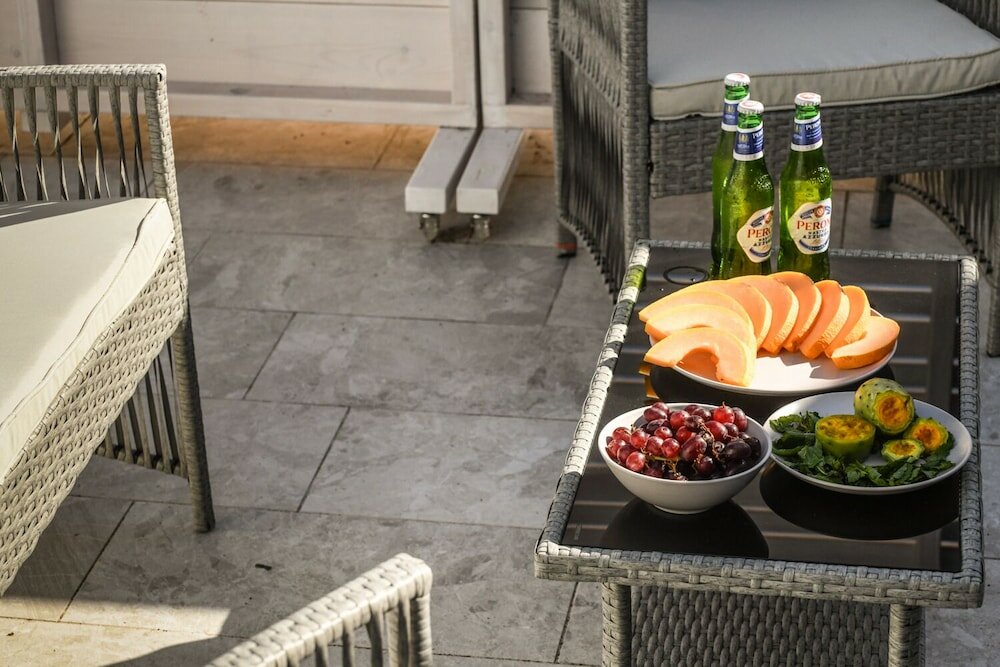 Фото Vibrant and Modern Apartment in Tel Aviv