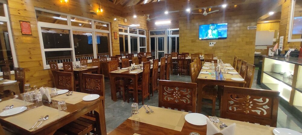 Фото Hotel The Crown