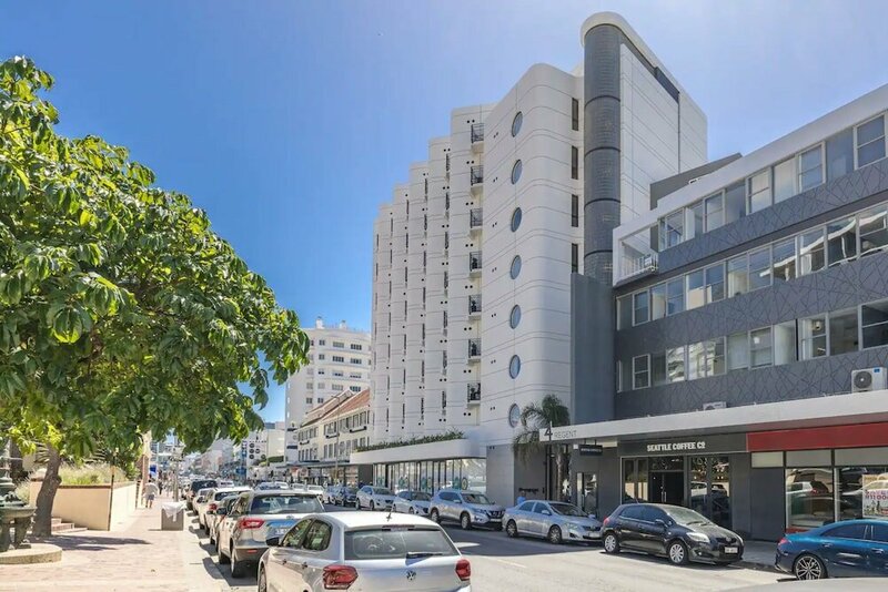 Гостиница Chic and Modern 1 Bedroom Apartment With Lions Head View в Кейптауне
