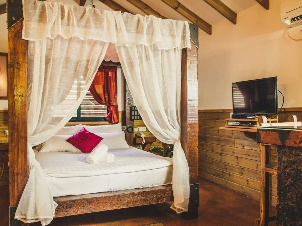 Фото Neve Bar boutique hotel in the village