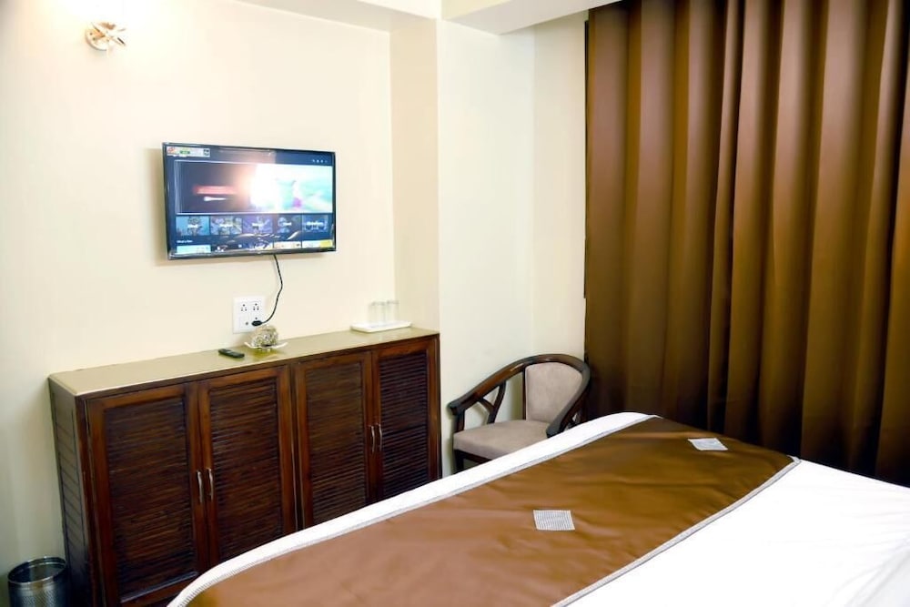 Фото Hotel Uphar