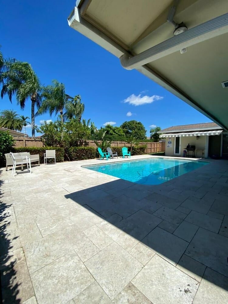 Фото Luxurious 3br Pool House. Lovely Place