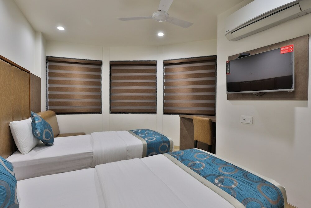 Фото Hotel Surat