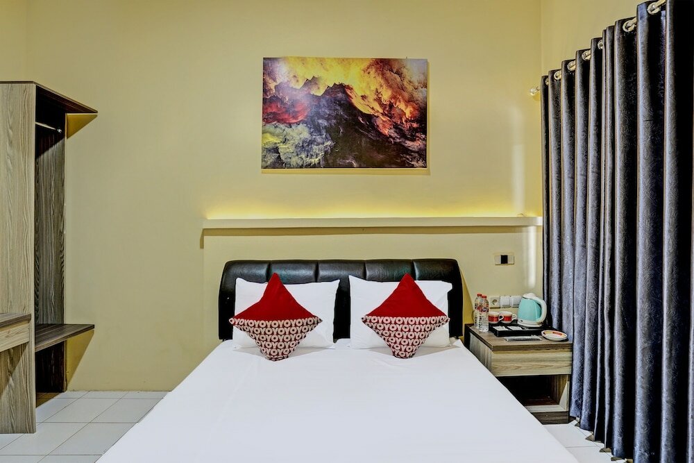 Фото Capital O 92162 Hotel Wisata Karya