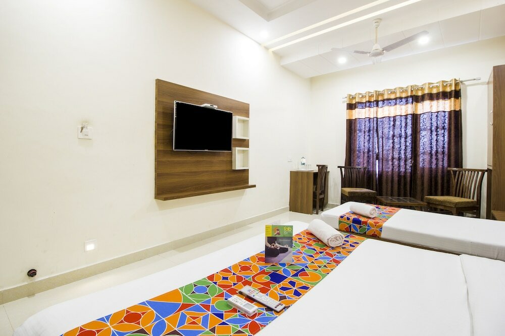 Фото Fabhotel Royal Villa