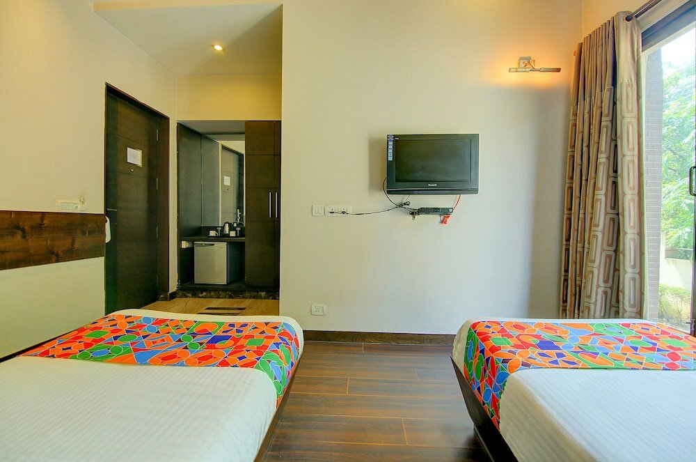 Фото Fabhotel Phoenix Hospitality