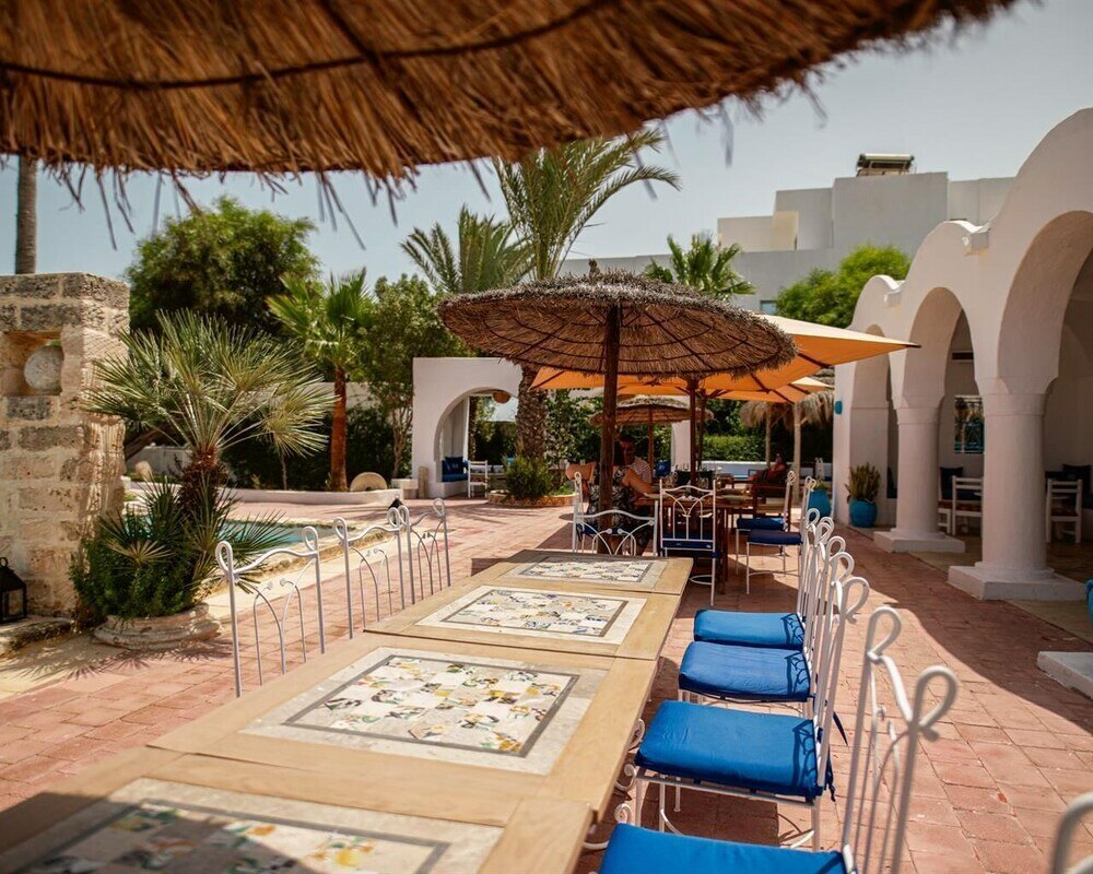 Фото отеля 1