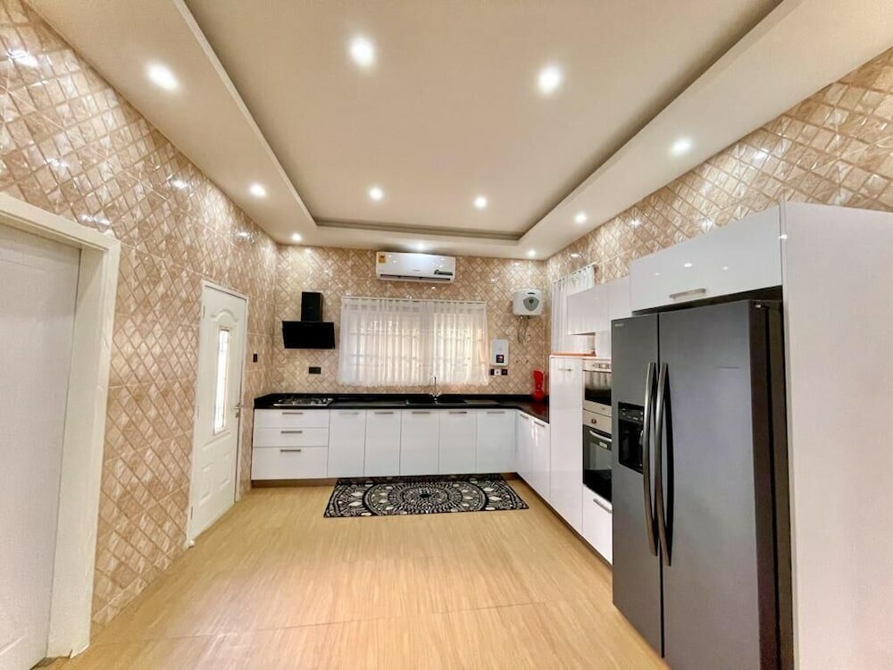 Фото Empire Bay Beach Villa