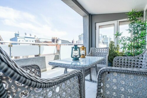 Апартаменты Gorgeous Flat With Balcony in Besiktas в Стамбуле