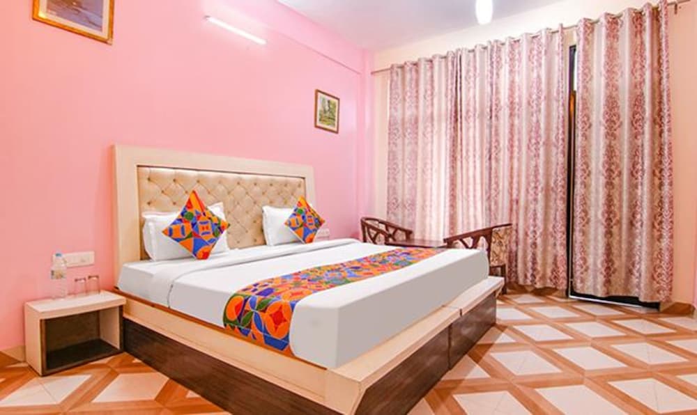 Фото Fabhotel The Castle