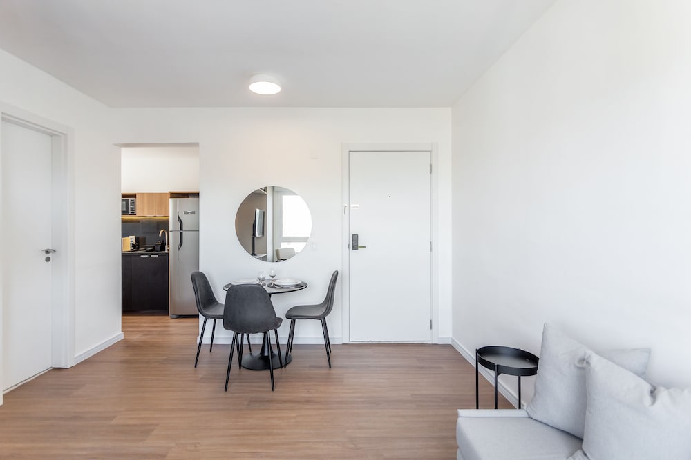 Фото Charlie Connect Partenon